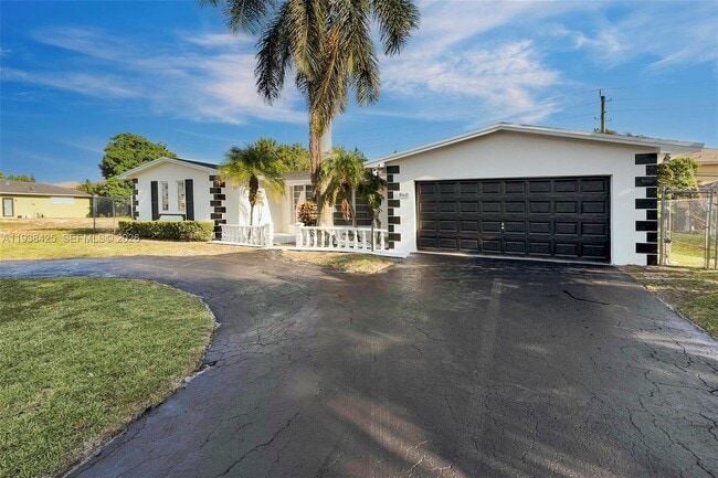 Building Photo - 860 NW 207th St