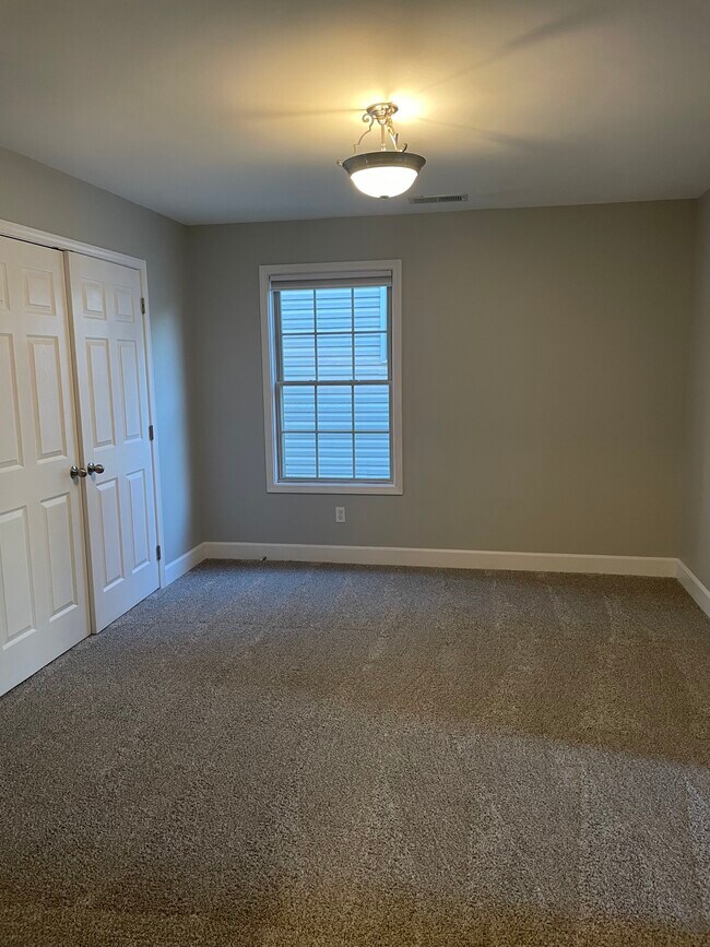 Building Photo - 940 Sunny Slope Trace