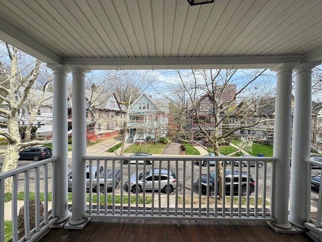 Building Photo - 126 Mansfield St