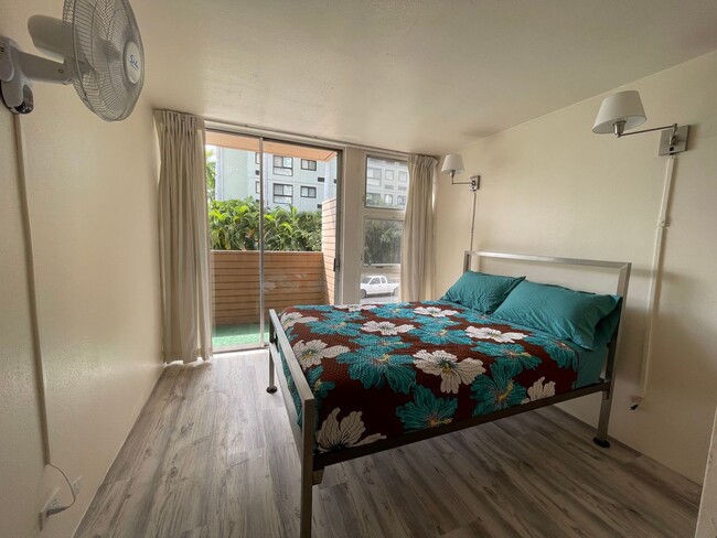 Building Photo - Regency Ala Wai Condo - FURNISHED 1 bedroom unit, Utilities Included - no parking - Avail now!