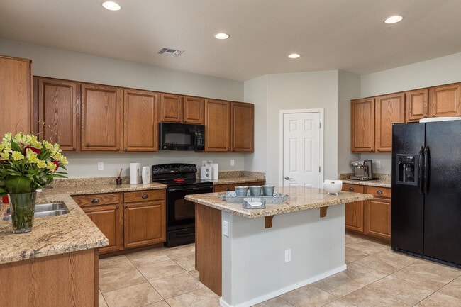 Building Photo - 3252 W Gran Paradiso Dr