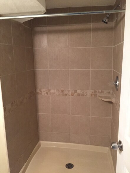 downstairs bathroom - 401 S 22nd St