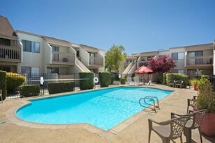 Building Photo - Victoria Apartments