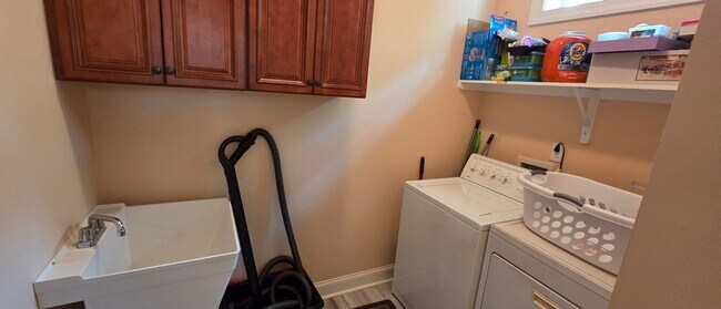 Building Photo - Executive home in Lewisville gated community