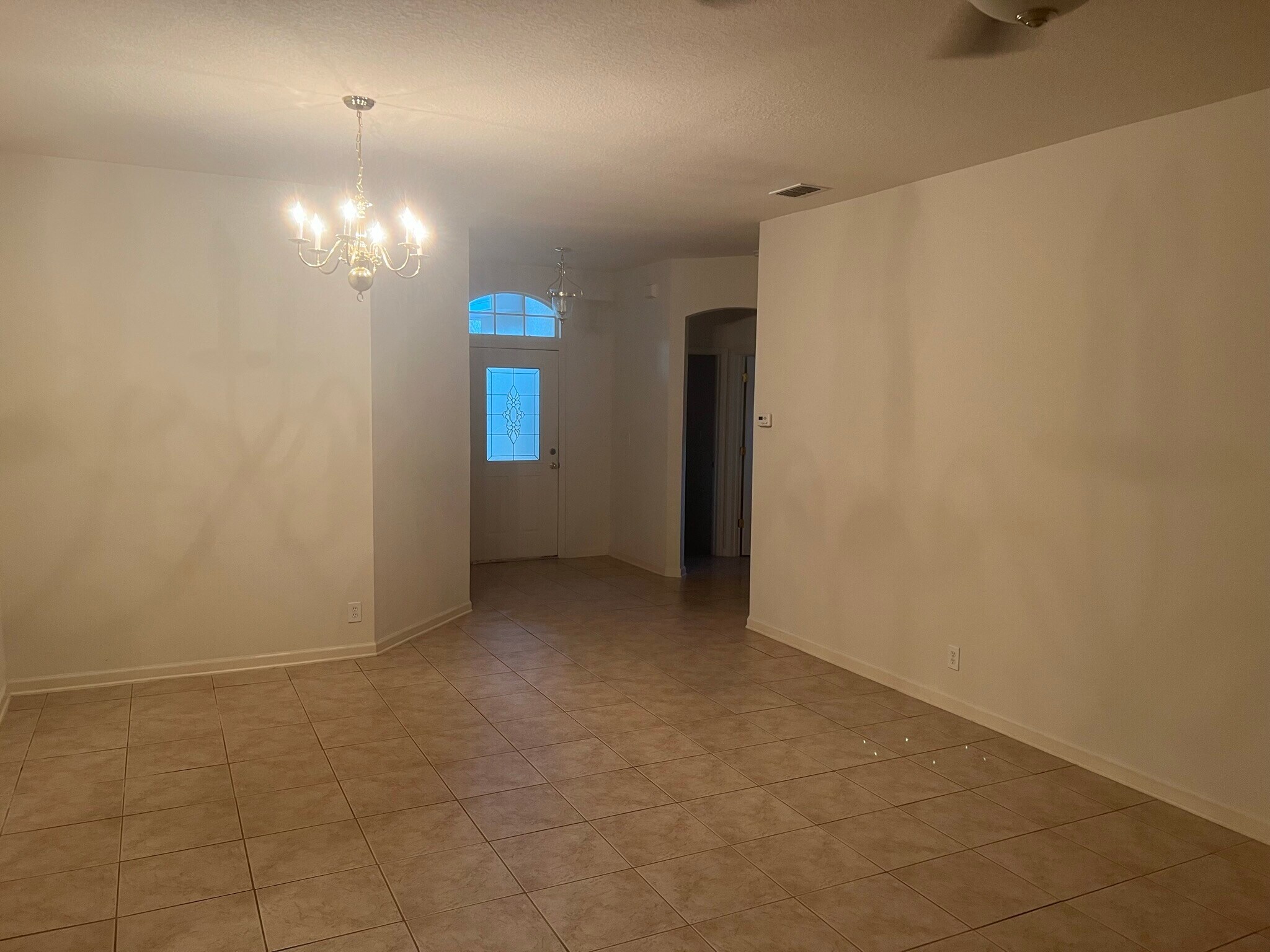 Building Photo - 465 Victoria Hills Dr