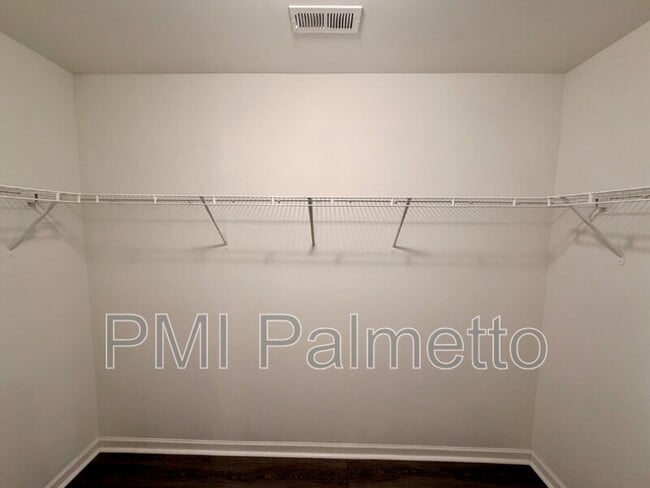 Building Photo - 226 Elsoma Dr