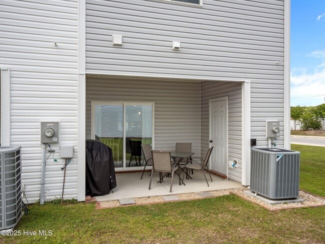 Building Photo - 63 Outrigger Dr