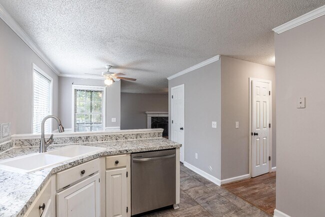Building Photo - 509 Holly Ridge Ln