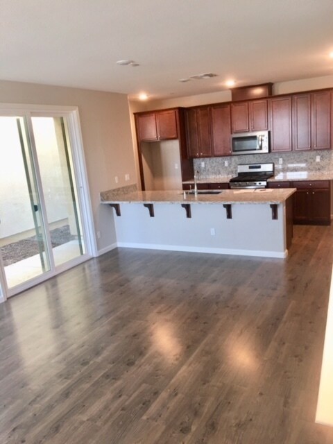 Building Photo - Natomas Crossing Nearly New Rental w/4 Bedrooms