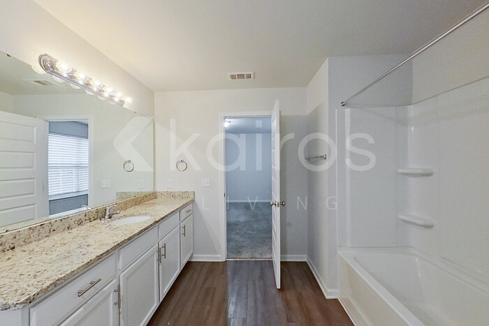 Building Photo - 247 Western Red Cedar Dr