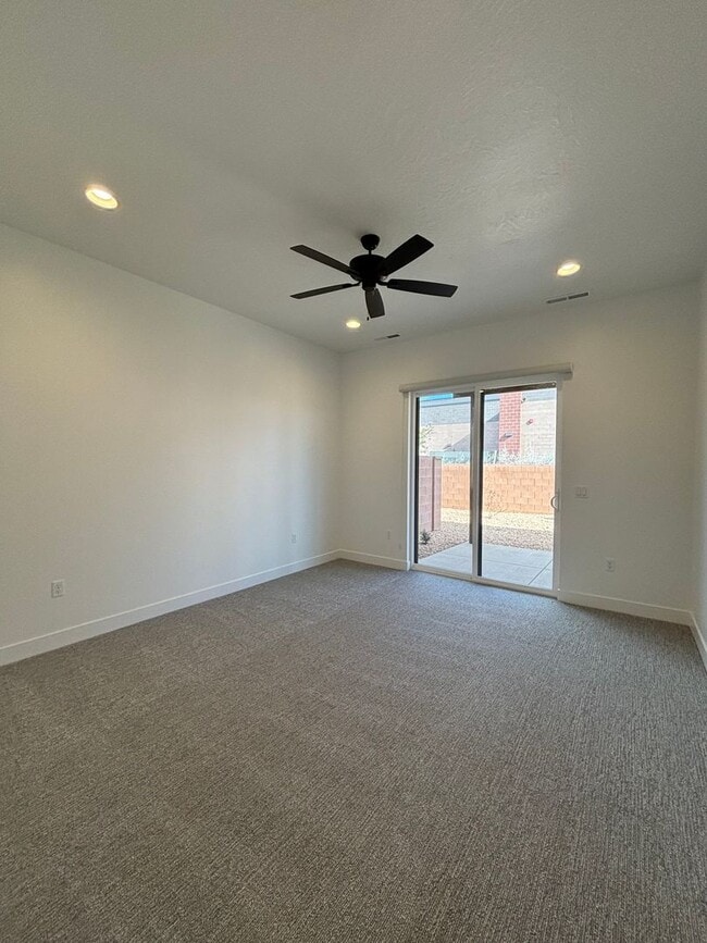 Building Photo - Price Reduced!! Woodland Estates Townhome!