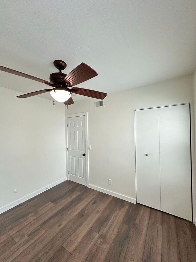 Building Photo - Anaheim 3 Bedroom 2.5 Bath Townhome - 1 Ca...