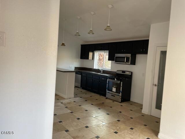 Building Photo - 10291 Sunland Blvd