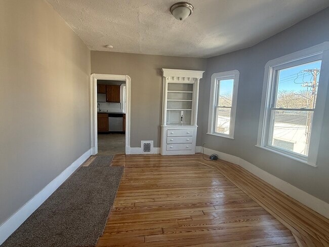 Building Photo - 20 Henry Ave