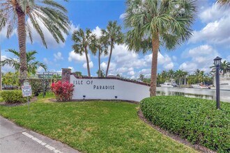 Building Photo - 440 Paradise Isle Blvd
