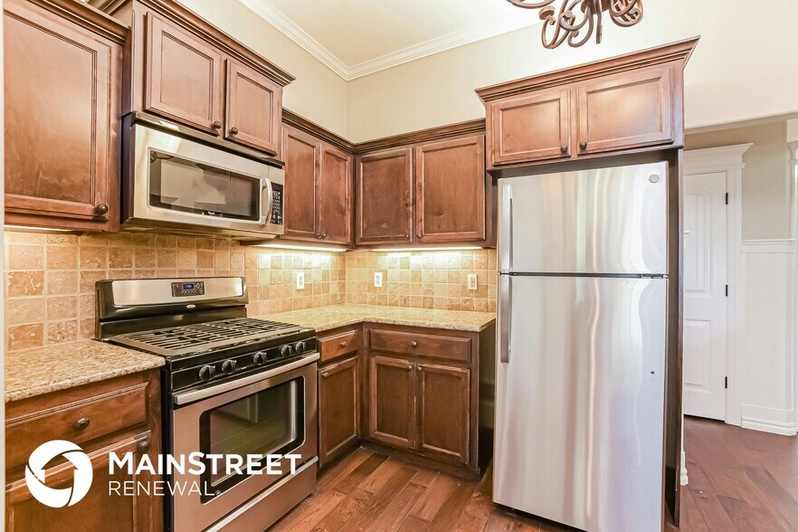 Building Photo - 17300 Triana Dr