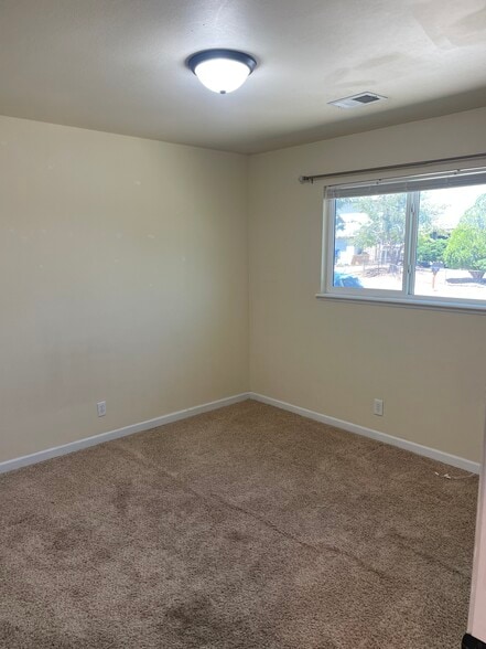 Building Photo - 1606 Pecan Cir