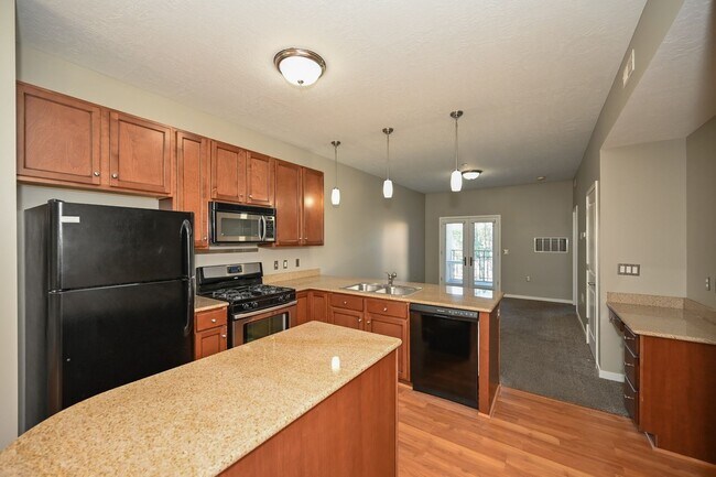 Building Photo - Stunning Condo in Excellent Salt Lake Loca...
