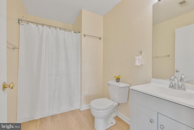 Building Photo - 136 Brookland Ct
