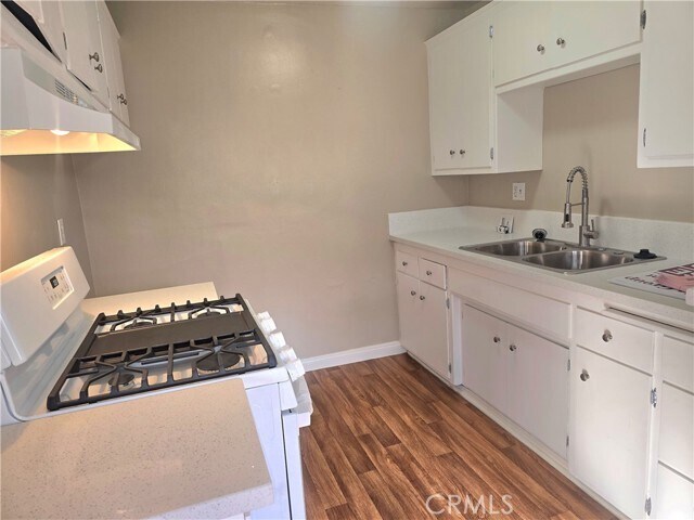 Building Photo - 448 N Terry Way