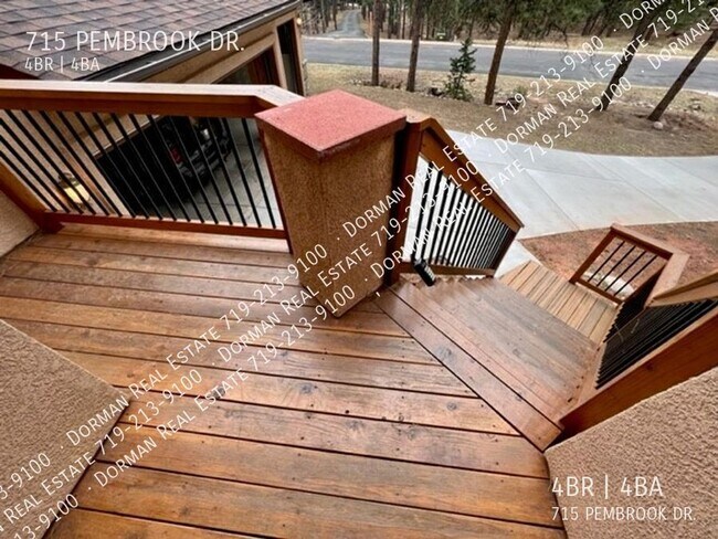 Building Photo - 715 Pembrook Dr