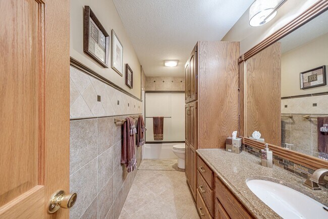 Building Photo - 2923 Rutherford Dr