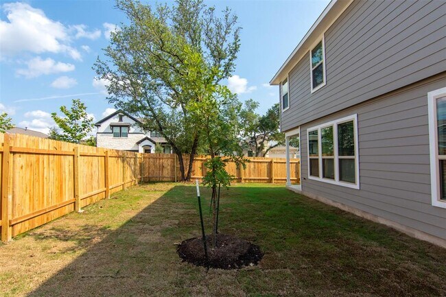 Building Photo - 100 Flat Creek Ct