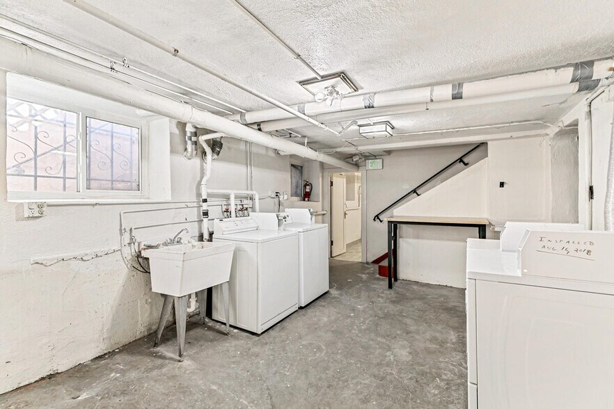Building Photo - 2820 E 17th Ave