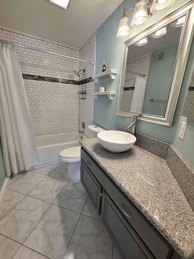 Building Photo - Gorgeous Entertainers Dream Home