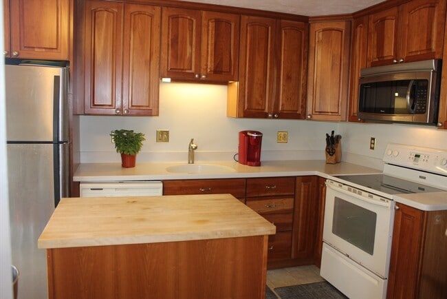 Building Photo - 21 Bellwood Cir