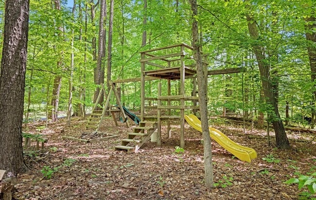 Building Photo - 7140 Persimmon Ln