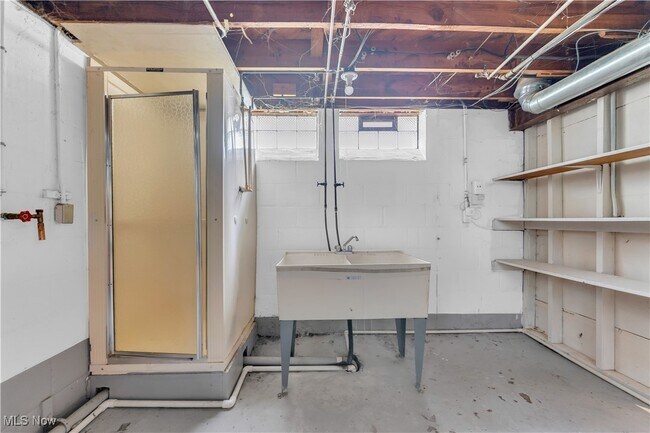Building Photo - 24571 Hawthorne Dr