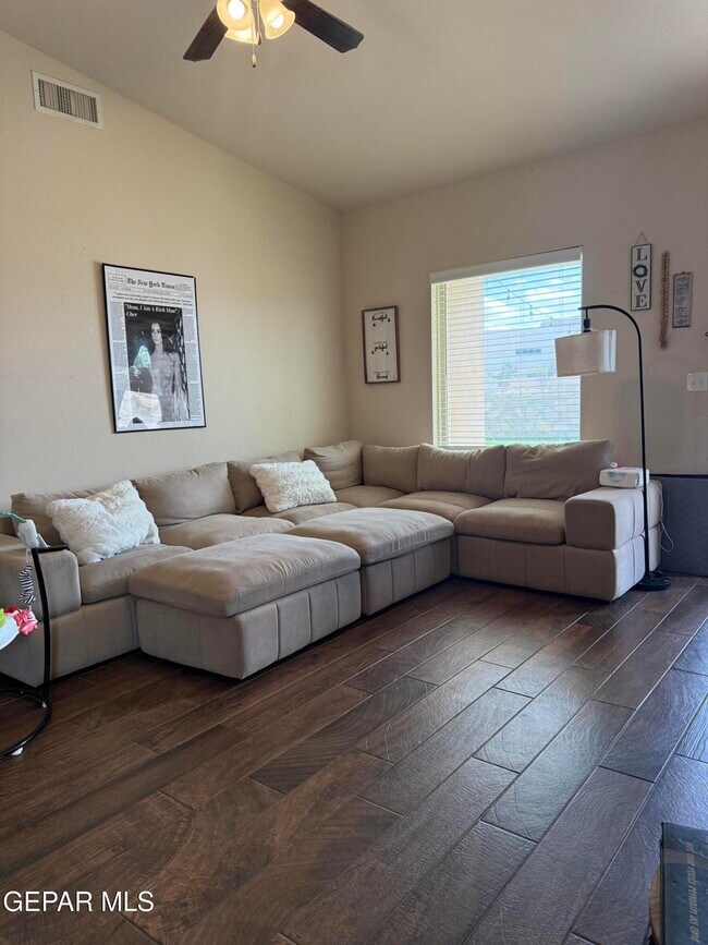 Building Photo - 12976 Runway Ave