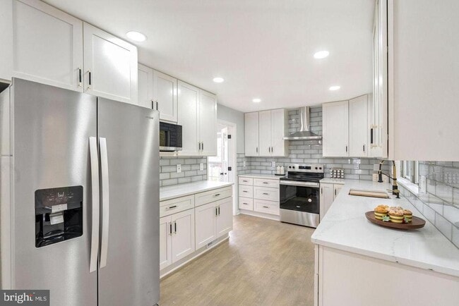 Building Photo - 12672 Catawba Dr