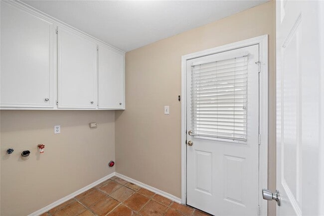 Building Photo - 12350 Attlee Dr