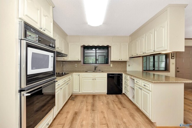Building Photo - 286 Springhill Rd NW