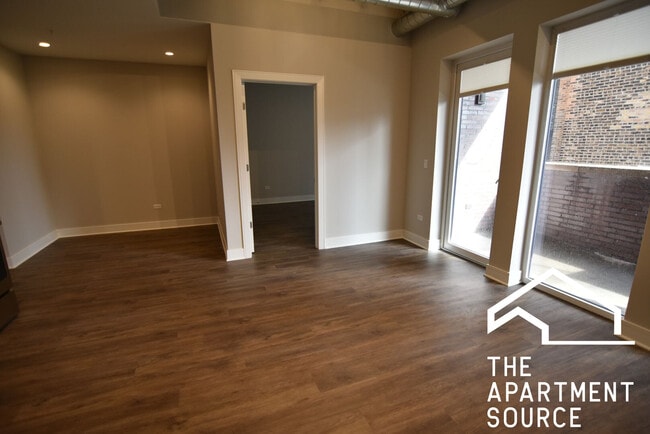 Building Photo - 3833 N Broadway