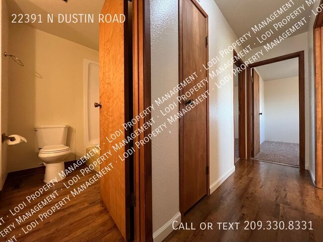 Building Photo - 22391 Dustin Rd