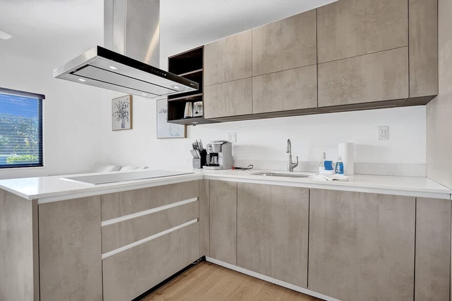 Building Photo - 333 Walnut St