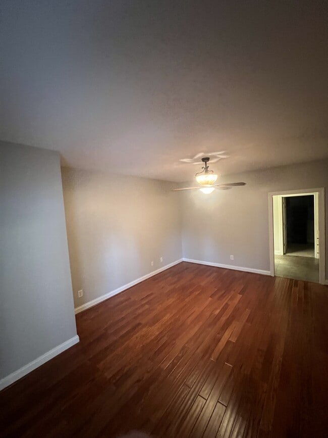 Building Photo - 1942 Tara Ct