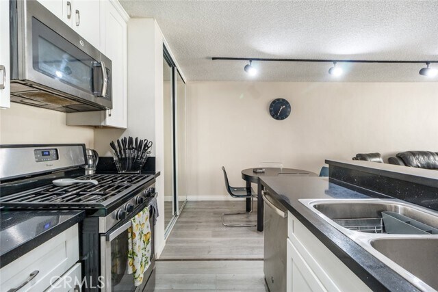 Building Photo - 421 La Fayette Park Pl