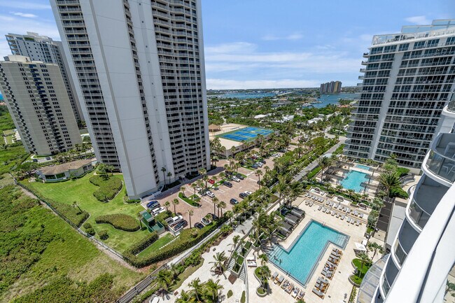 Building Photo - 3100 N Ocean Dr