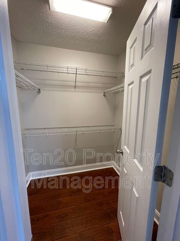 Building Photo - 4508 Auburn Rd