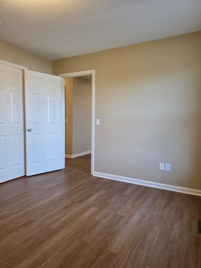 Building Photo - 1609 Bourland Ln