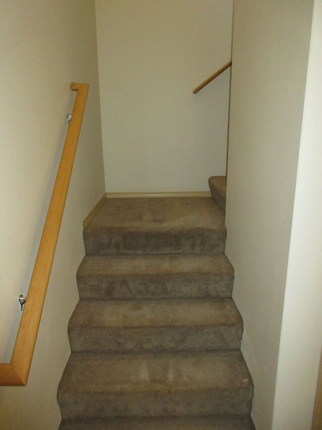 Building Photo - Large Three Bedroom Home, Landscaping Prov...
