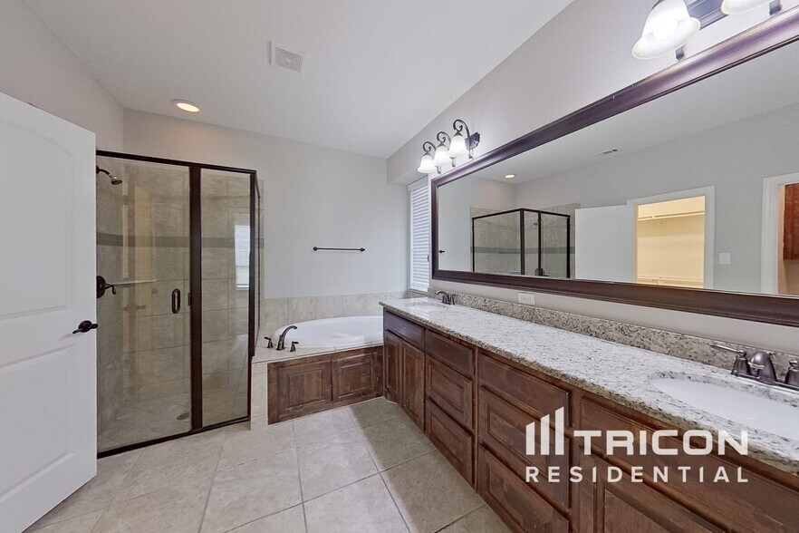 Building Photo - 13624 Cortes de Pallas Dr
