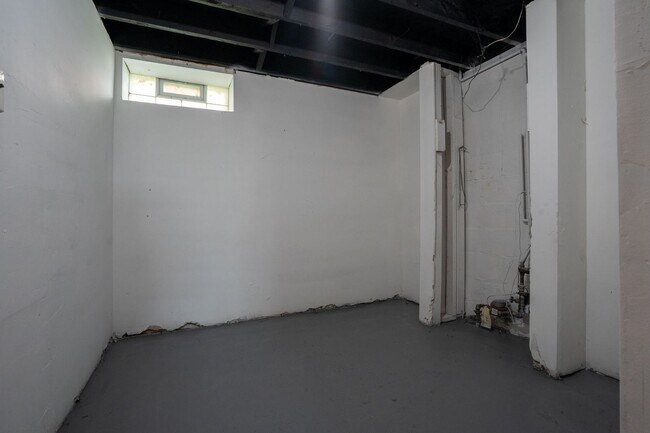 Building Photo - Eastpointe 3 bedroom