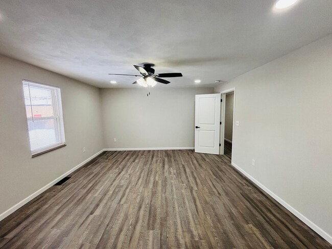 Building Photo - Remodeled 3 bedroom home- available now!