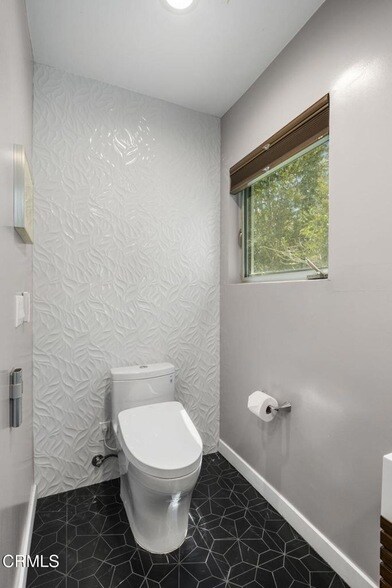 Building Photo - 3551 Dixie Canyon Pl