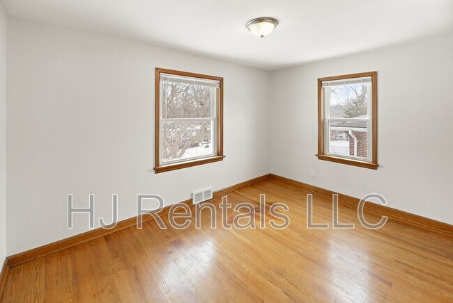 Building Photo - 1319 Chambers Rd